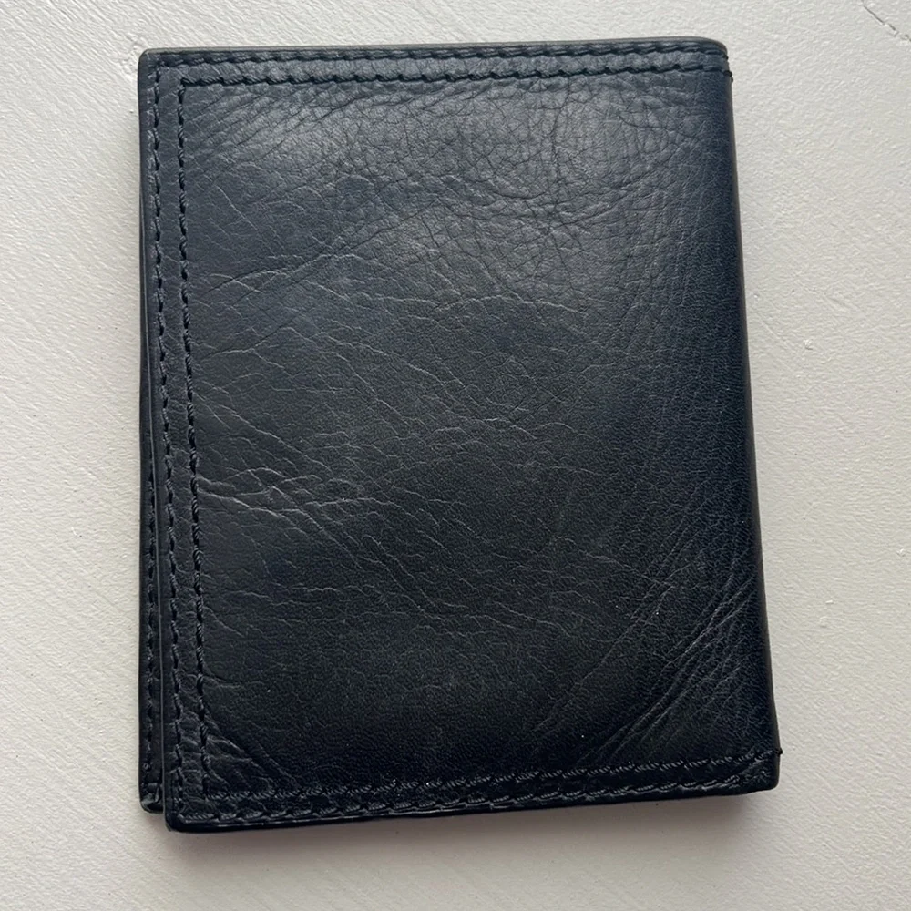 Men’s Fossil Leather Wallet - Picture 2 of 10